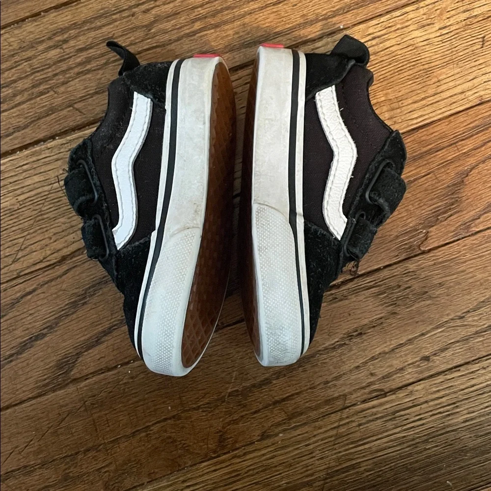 Vans Black and White Kids' Sneakers for toddlers size 4